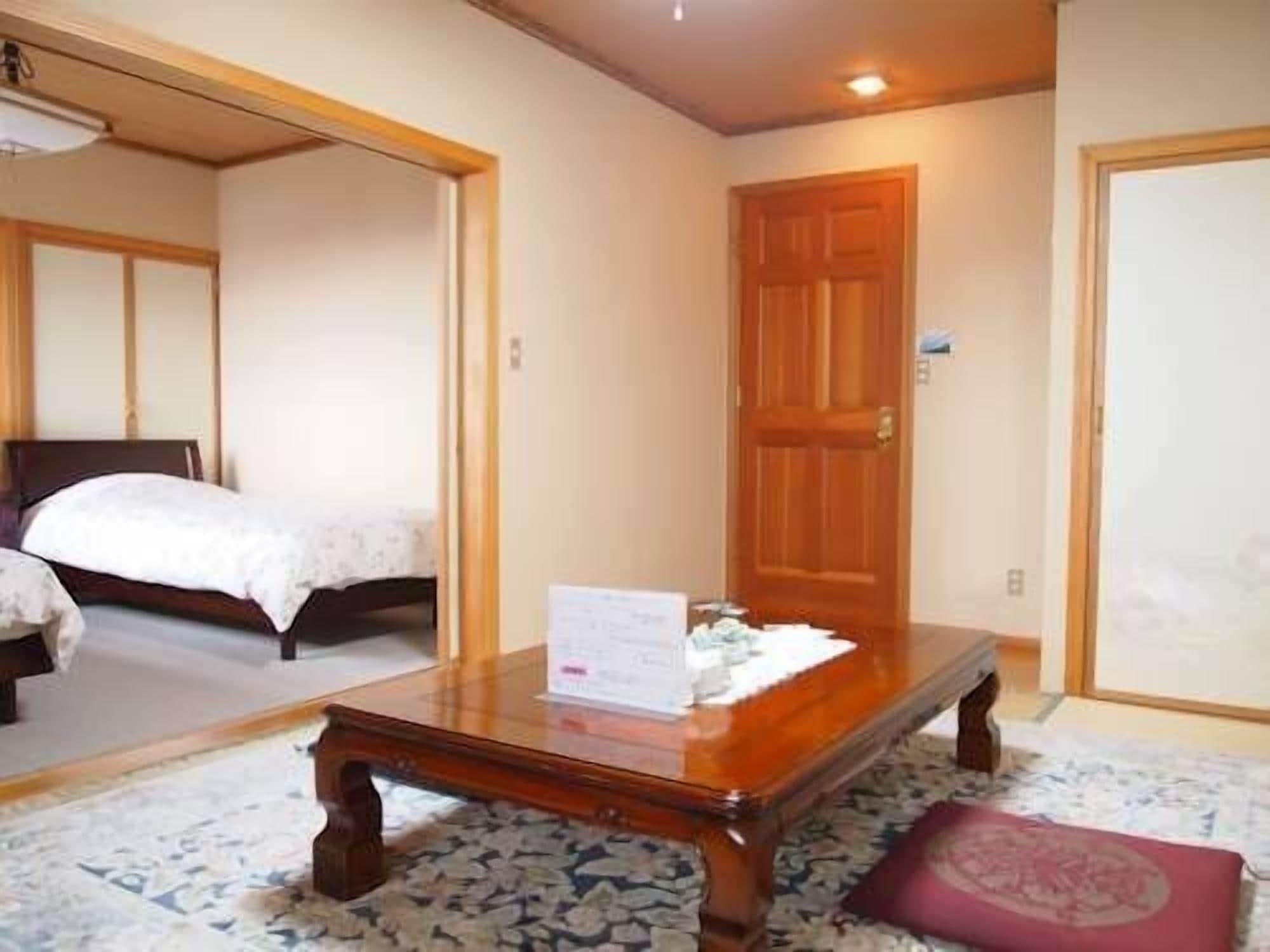 Petit Hotel Corinthian Rebun Ngoại thất bức ảnh